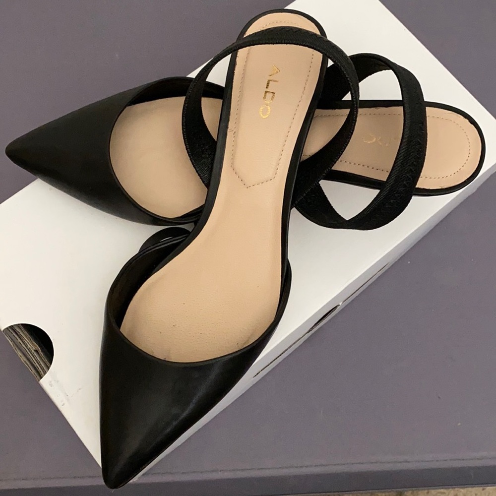 Black leather Aldo heels